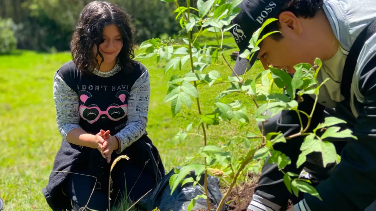 El Instituto INEPE impulsa la educación ambiental y la conservación de la biodiversidad a través del aprendizaje práctico.